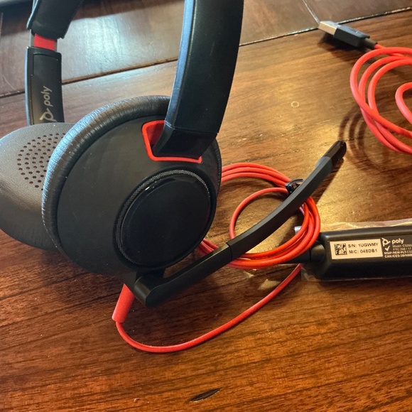 Poly Over Ear Headset - Brand New - Picture 4 of 7